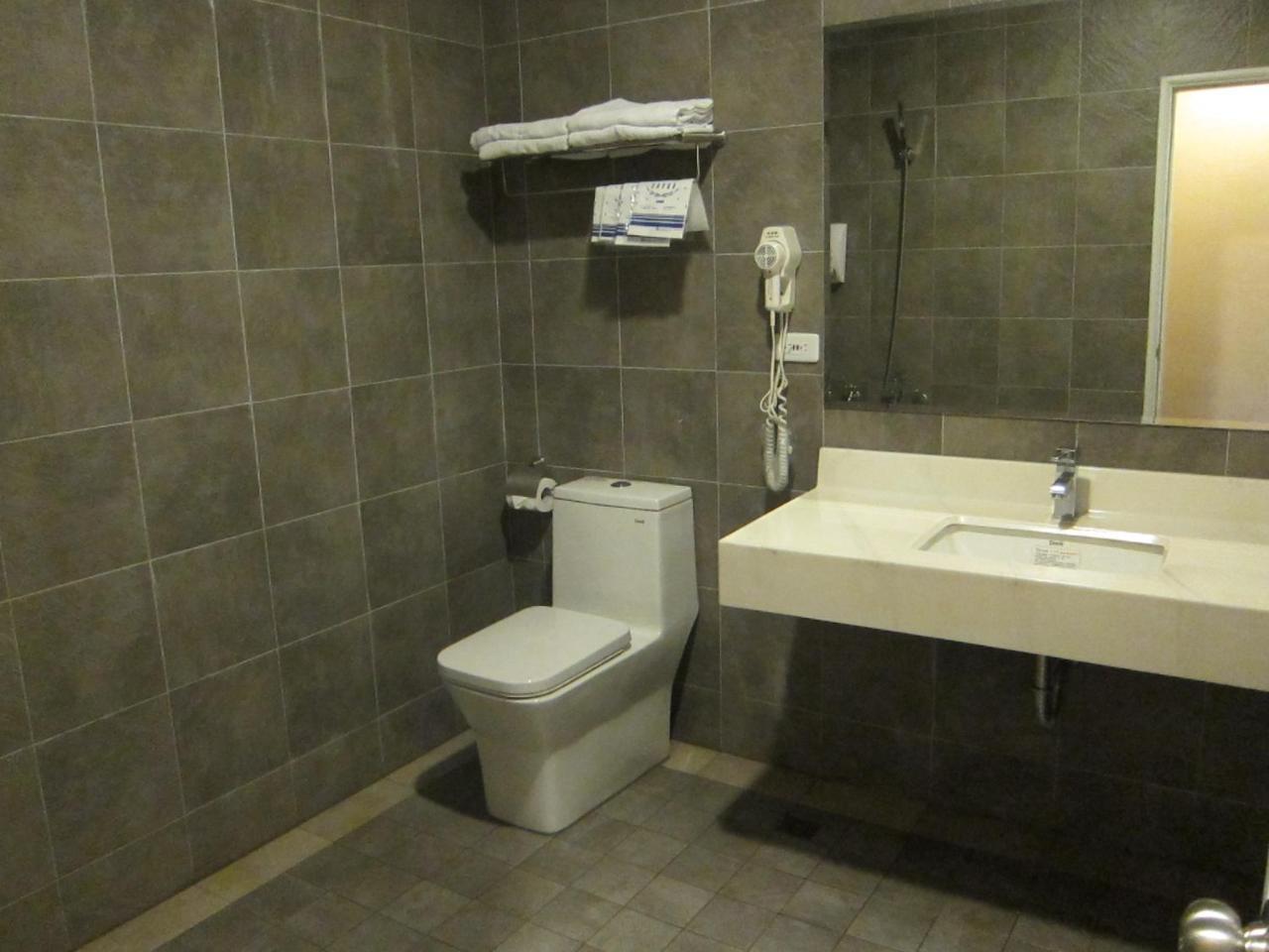 Da Chien Hotel Каосюн Екстериор снимка