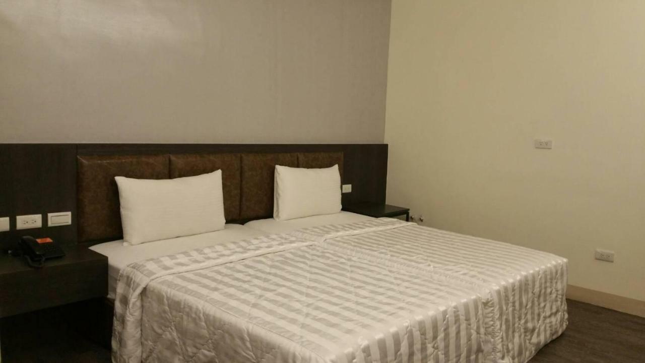 Da Chien Hotel Каосюн Екстериор снимка