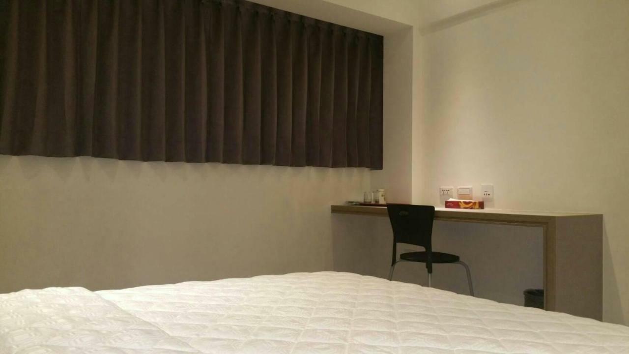 Da Chien Hotel Каосюн Екстериор снимка